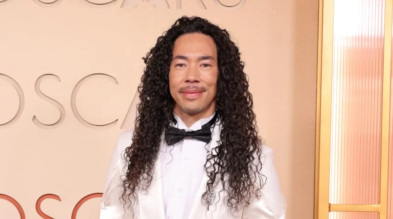 Glambot's Cole Walliser Arrives for Oscars 2026 to Direct E! News Videos After Controversy Earlier This Year