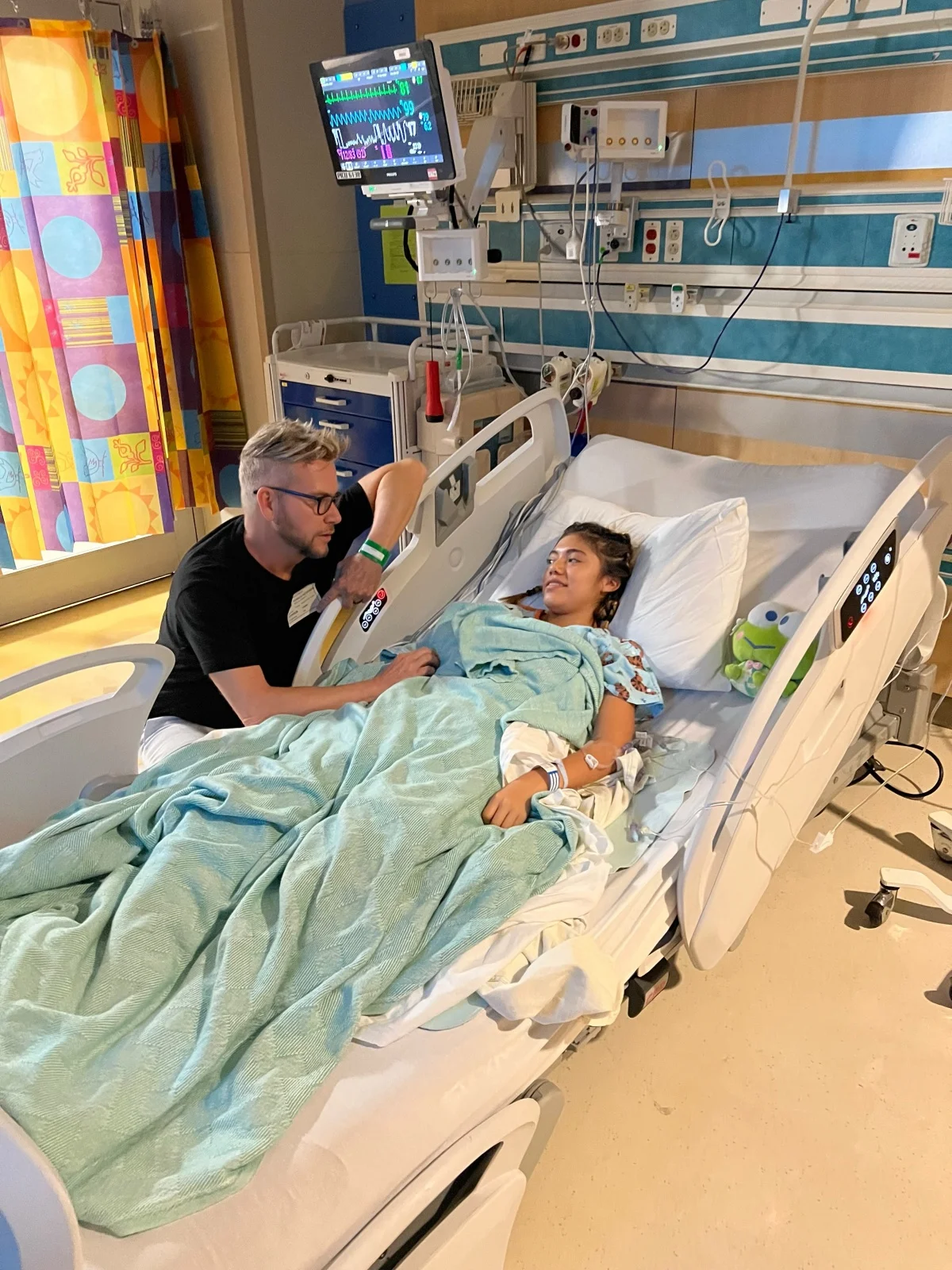 90 Day Fiance’s Kenny Niedermeier Supports Hannah Amid Hospitalization