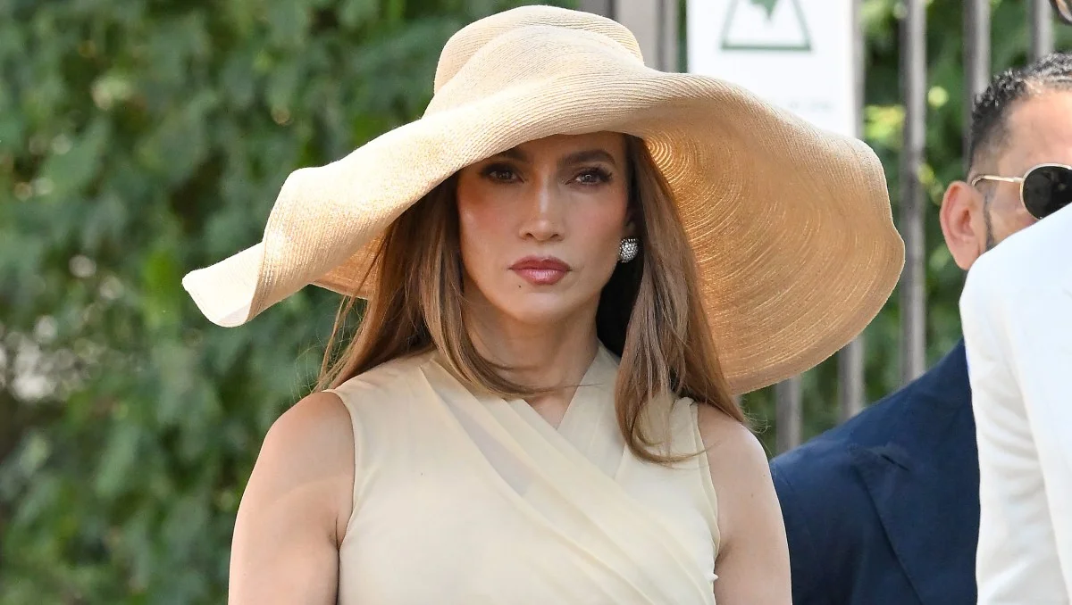 Jennifer Lopez’s Wimbledon Handbag Has a Chic $34 Designer Lookalike