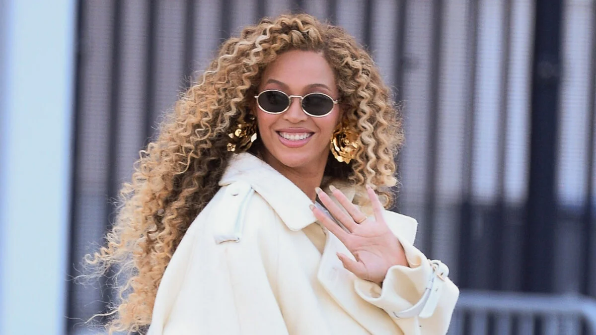 Beyonce All Smiles While Leaving MetLife Stadium with Jay-Z After World Cup 2026