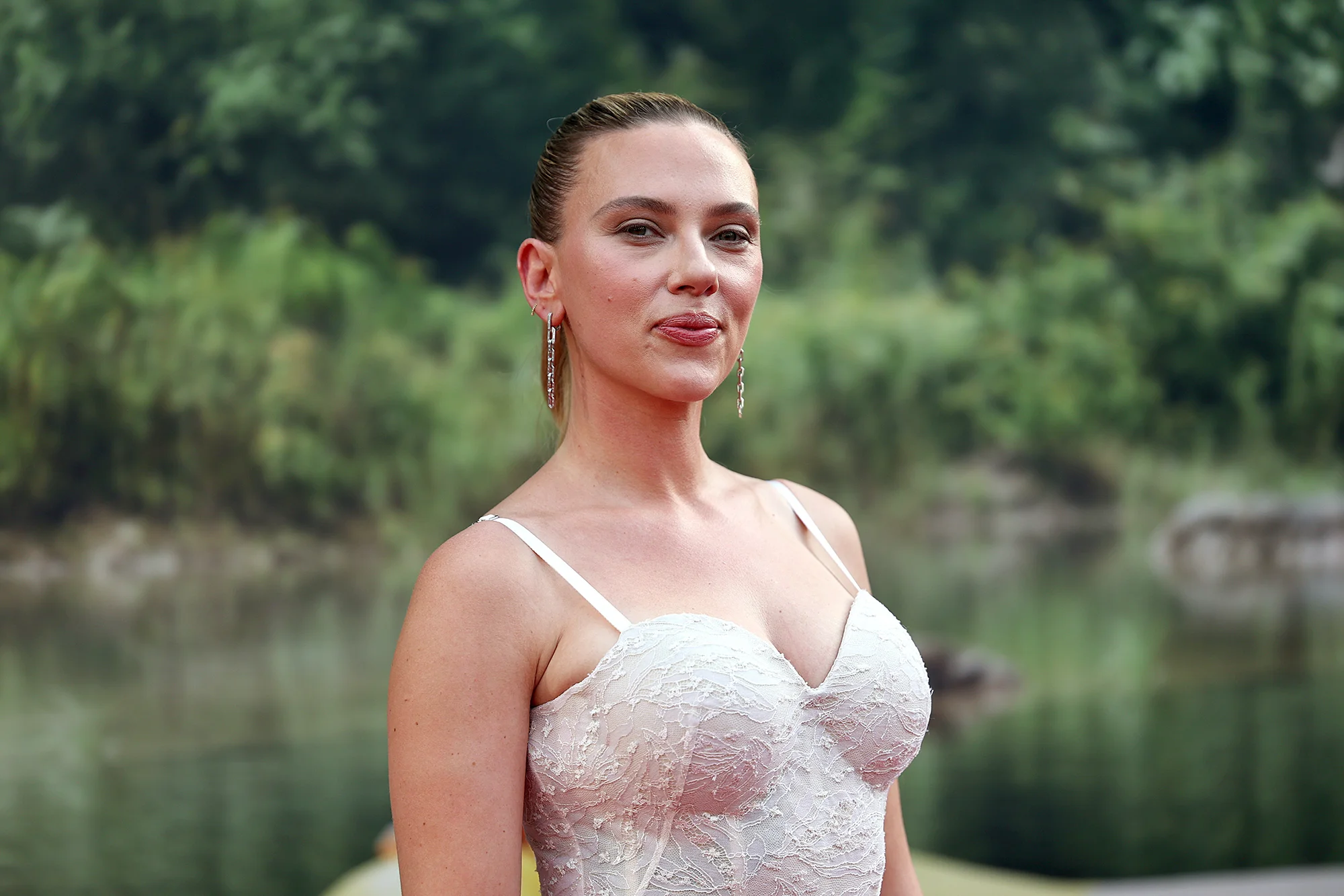 Scarlett Johansson’s ‘perfect’ go-to sunscreen is finally back in stock